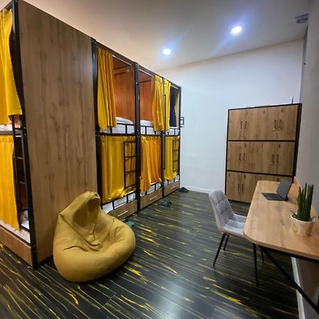 Flats Hostel Астана Екстериор снимка