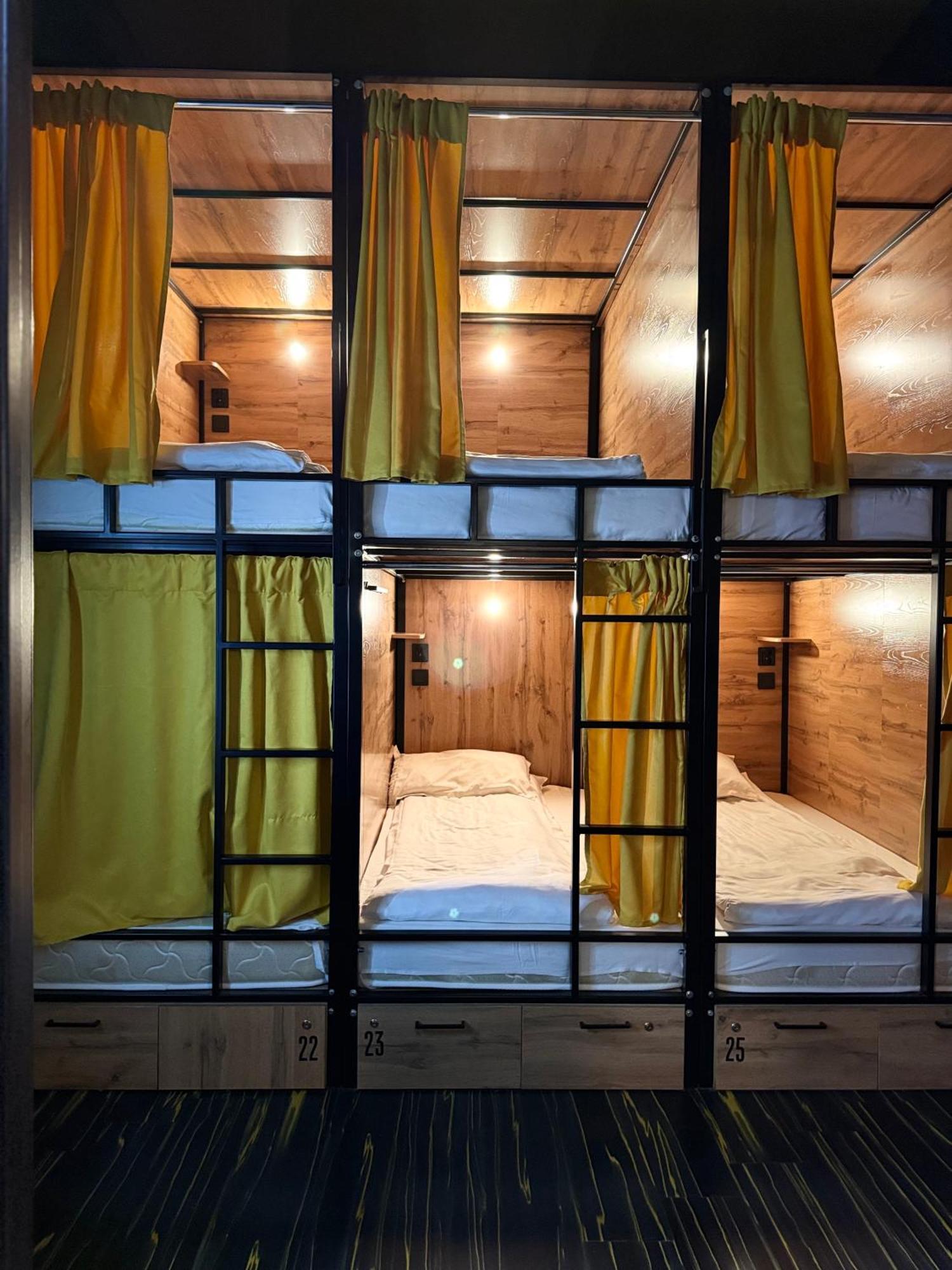 Flats Hostel Астана Екстериор снимка
